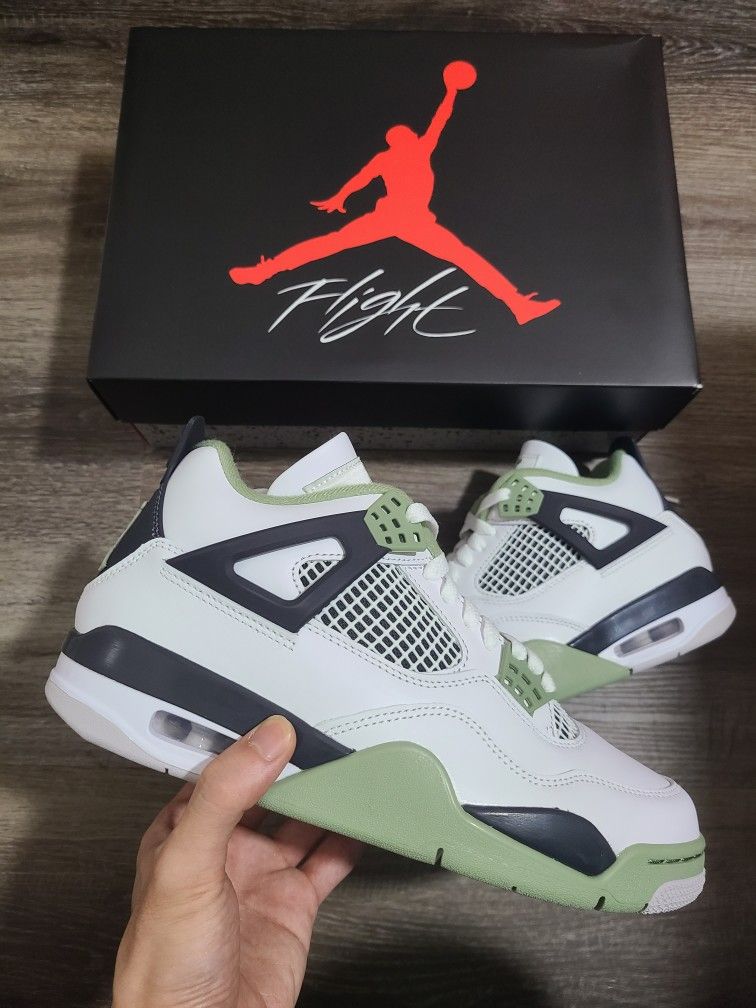 Air Jordan 4 Retro Seafoam (Women's) for Sale in San Diego, CA - OfferUp