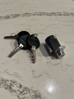 Chateau Bezel Cylinder Lock