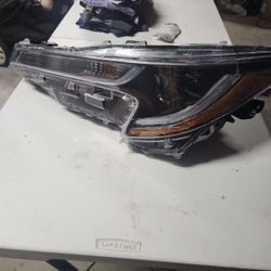 Headlights LEft Corolla 2025 LE $150