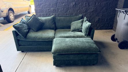 Sectional couch sofa green (Free delivery)🚚