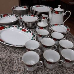 Deck The Halls China Set For Xmas 45 Pieces