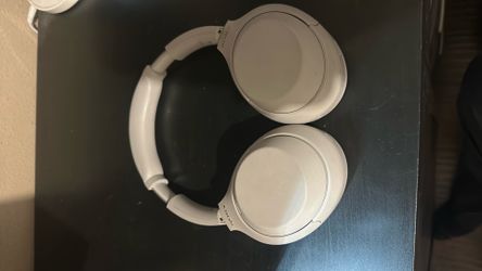 Sony WH-1000XM4 headphones