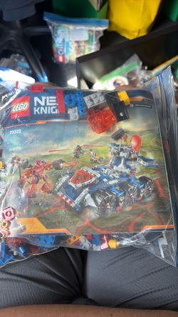 Lego Nexo Knights Axl vehicle