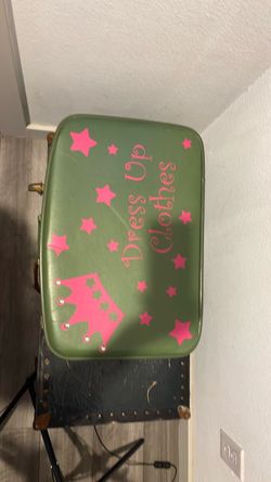 Dress up clothes suit case!