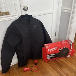 Milwaukee Men's 2 X-Large M12 12-Volt Lithium-Ion Cordless Axis Black Heated Vest Kit with (1) 2.0 Ah Battery and Charger