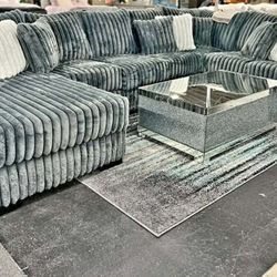 💥NEW OVERSIZED SECTIONAL💥