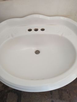 Victorian sink and pedestal