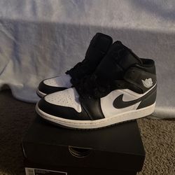 Air Jordan 1 Mid