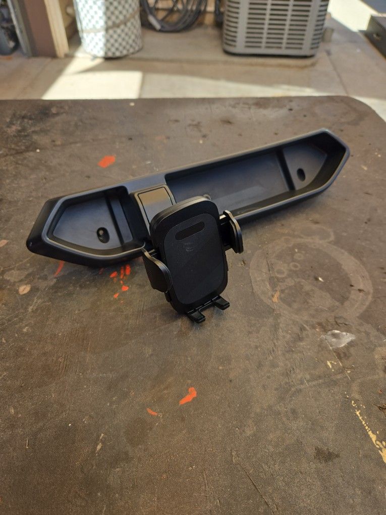 Dashboard Tray And Cell Phone Holder  Off A 2020 Jeep Wrangler Rubicon $25