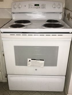 Cocina NUEVA SIN ESTRENAR precio regular 500. Escucho su oferta