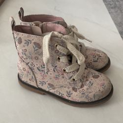 Toddler boots size 10