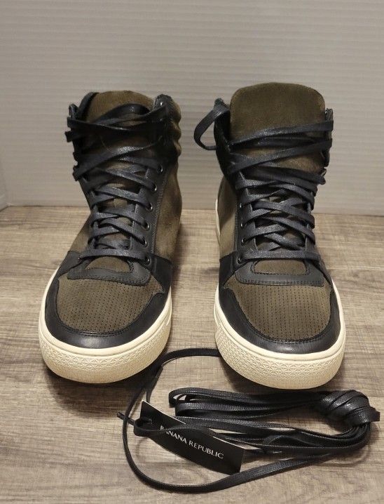 Banana Republic Hi Top Sneaker Size 11