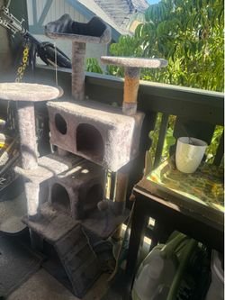Cat tree