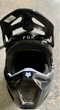 Fox V1 motocross helmet with DOT + ECE 22.06 certification