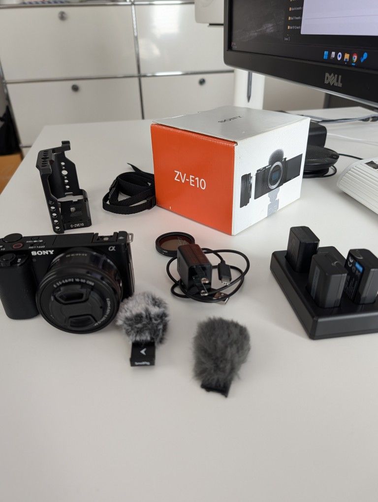 Sony ZVE-10 Camera with 16-50mm Lens + Vlogging Extras
