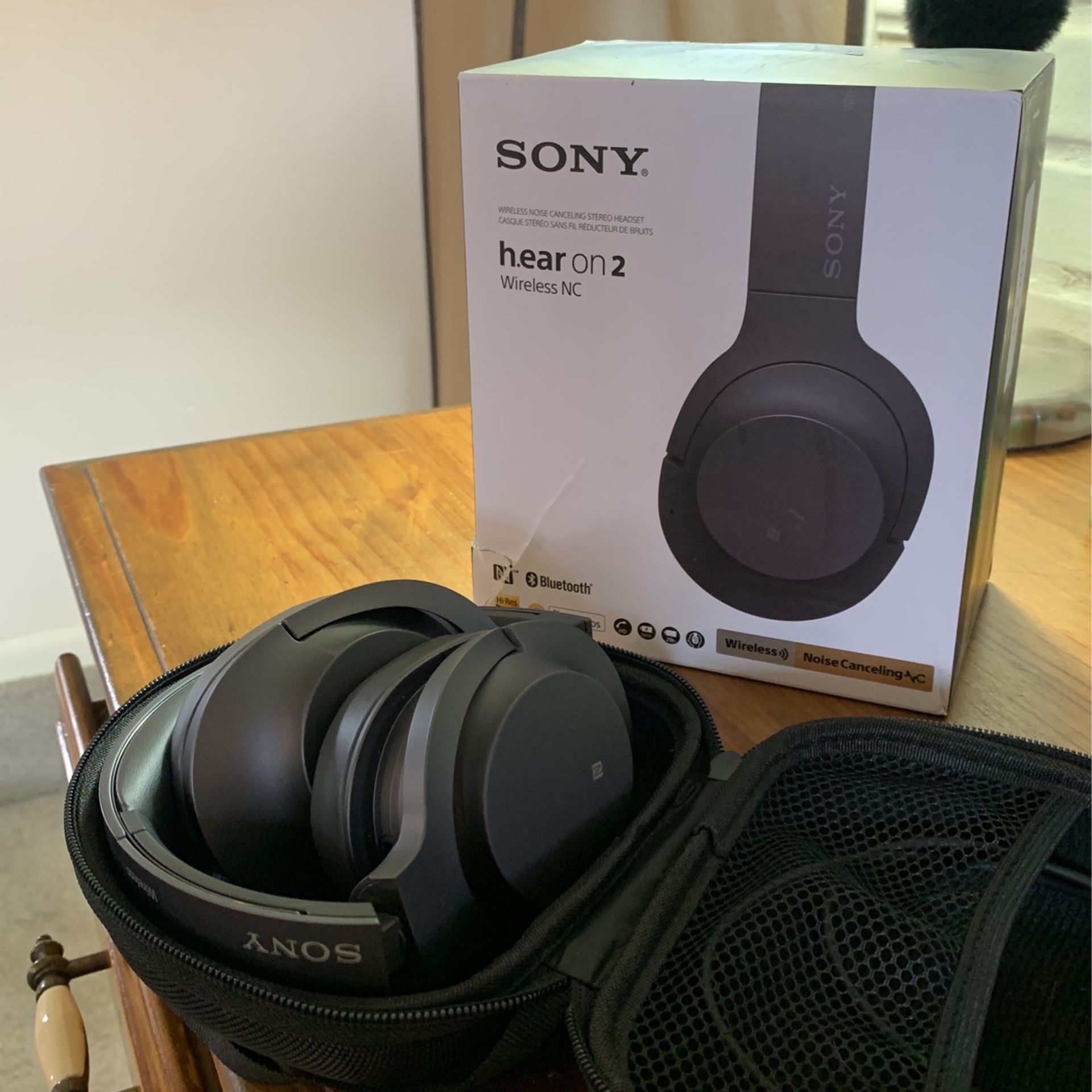 Sony Wireless Noise Canceling headphone WH-H900N