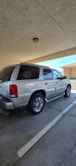 2005 Escalade