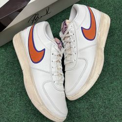 NIKE BOOK VALLEY 1 SIZE 9.5