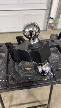 Hitch dual ball
