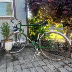 1980’s Vintage Peugeot Bicycle Road Bike Green