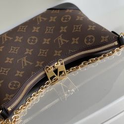 [M45831] Black leather Odeon small handbag(off52)79