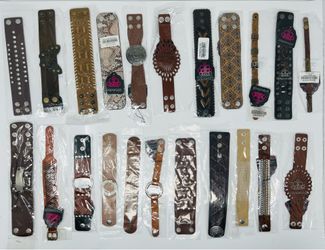 Costume bracelets in brown
