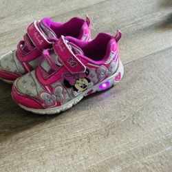 Size 9 Minnie Light Up Shoes 
