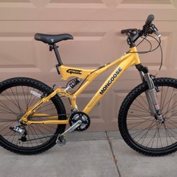 MONGOOSE 4 TECH MENS MOUNTAIN BIKE. (L). FULL SUSPENSIÓN. LIKE NEW ALUMINUM. 24 SPEEDS. FRESHLY TUNE UP 👌🏼