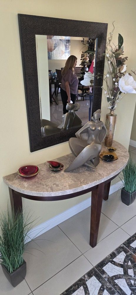CONSOLE ENTRY WAY TABLE WITH MIRROR.