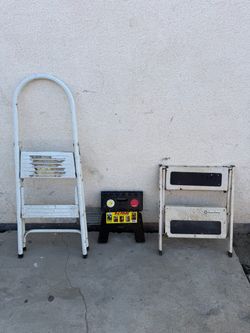 3 STEP LADDERS
