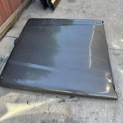 2009. Toyota  Tacoma. Bed. Cover.  Parts 