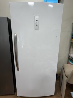 Stand up freezer