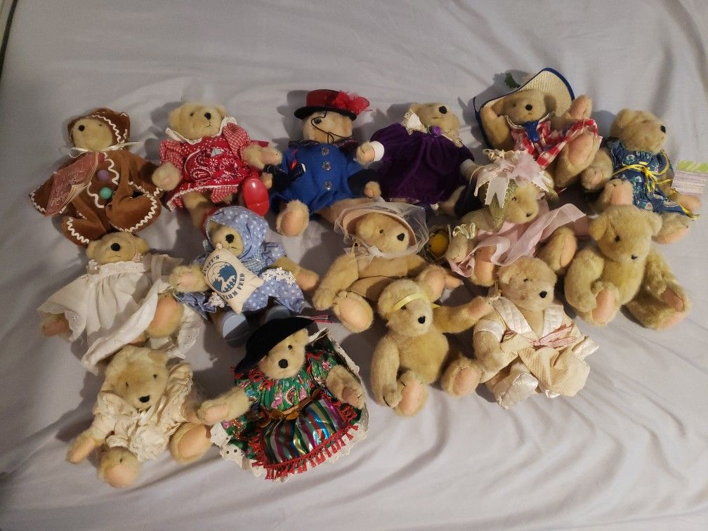 Muffy Vanderbear Collection