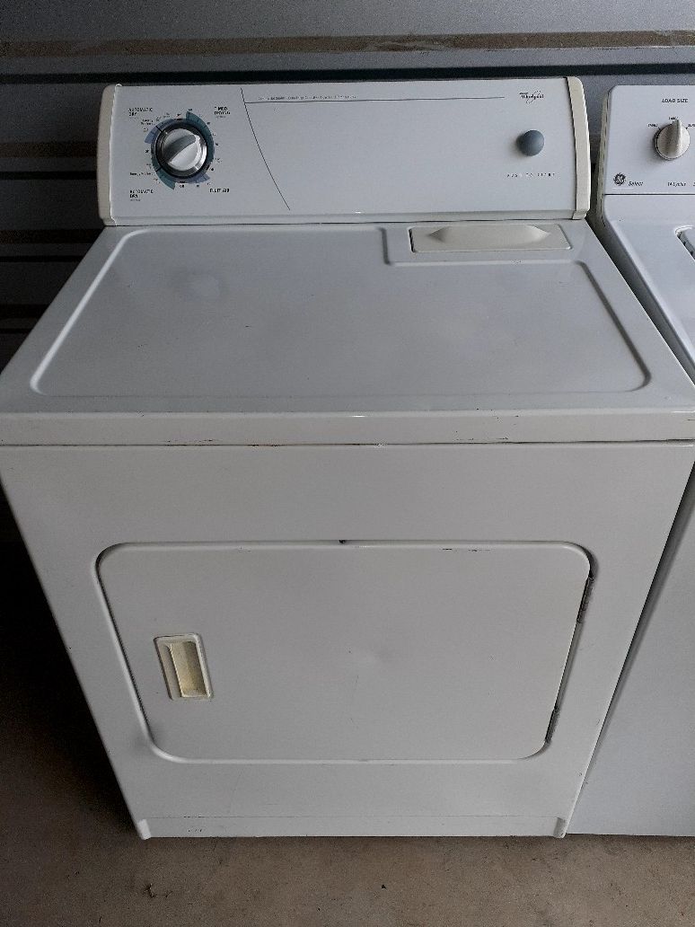 GE Whirlpool heavy duty Super Capacity Plus washer and dryer/ Lavadora