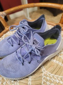 Nike Tennis Shoes