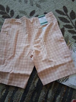 Ladies bike Shorts. 2 side Pockets.