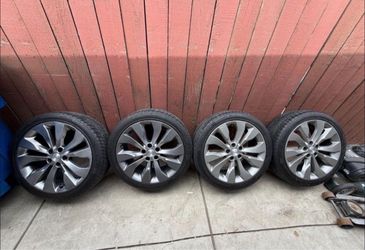 19 inch Chevy Stock premier wheels good tires