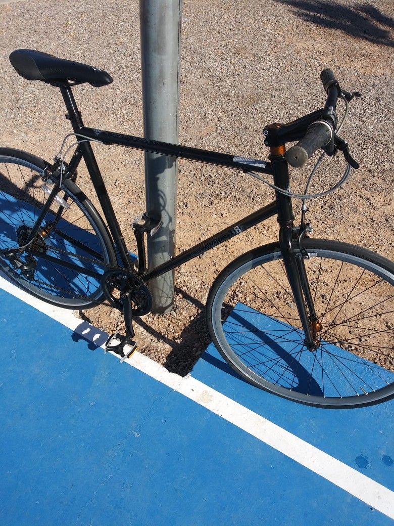MEN'S 27INCH ORIGIN 8 CUTLER 7 HYBRID ROAD BIKE 7SPEED SUPER FAST VERY LIGHT GREAT CONDITION ONE OF A KIND GREAT DEAL THIS BIKE IS AWESOME SUPER COOL