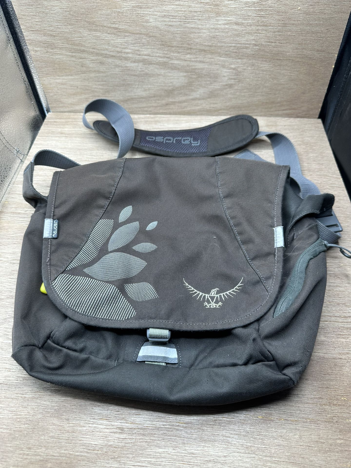 Osprey Flap Jill Courier Messenger Laptop Bag Dark Grey/Black Stains