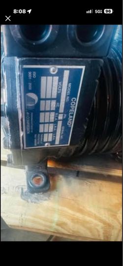 Walk in cooler compressor