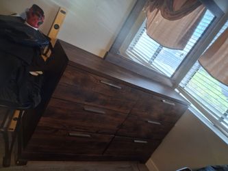 Queen bedroom set