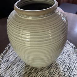 Urn / Indoor Plant Pot  