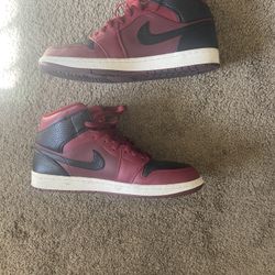Jordan 1 Banned Team Red  Size 11 Like New