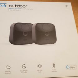 Blink Security Cams System..2 New And 3 Used On3s ..total Of 5cams 