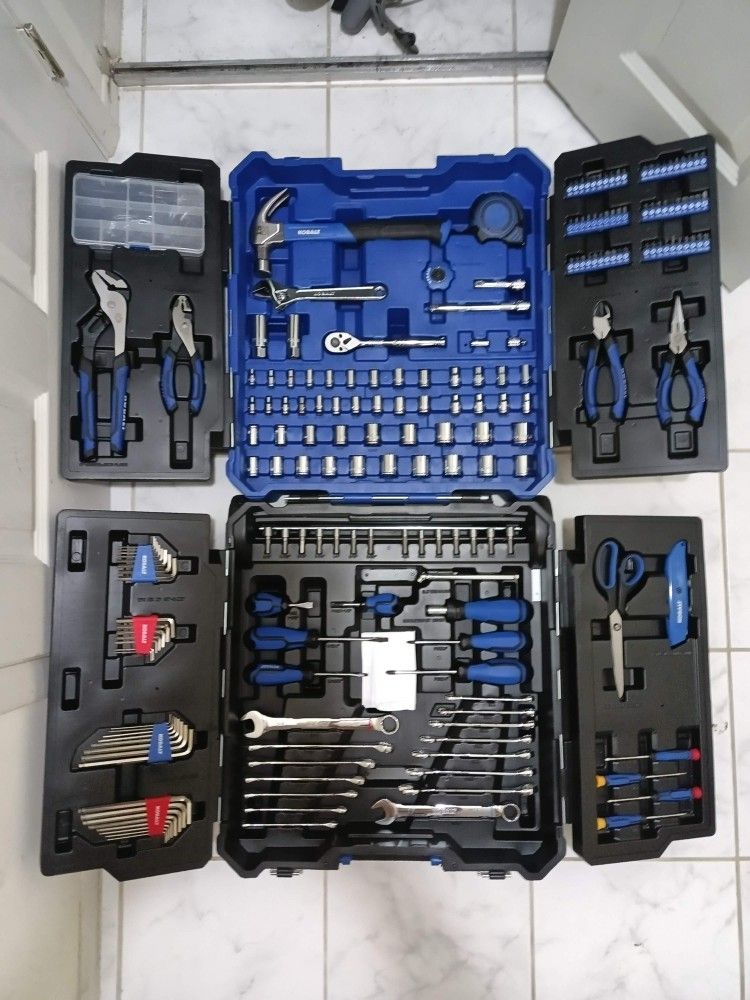 Kobalt 200 Piece Tool Kit With Rolling Case