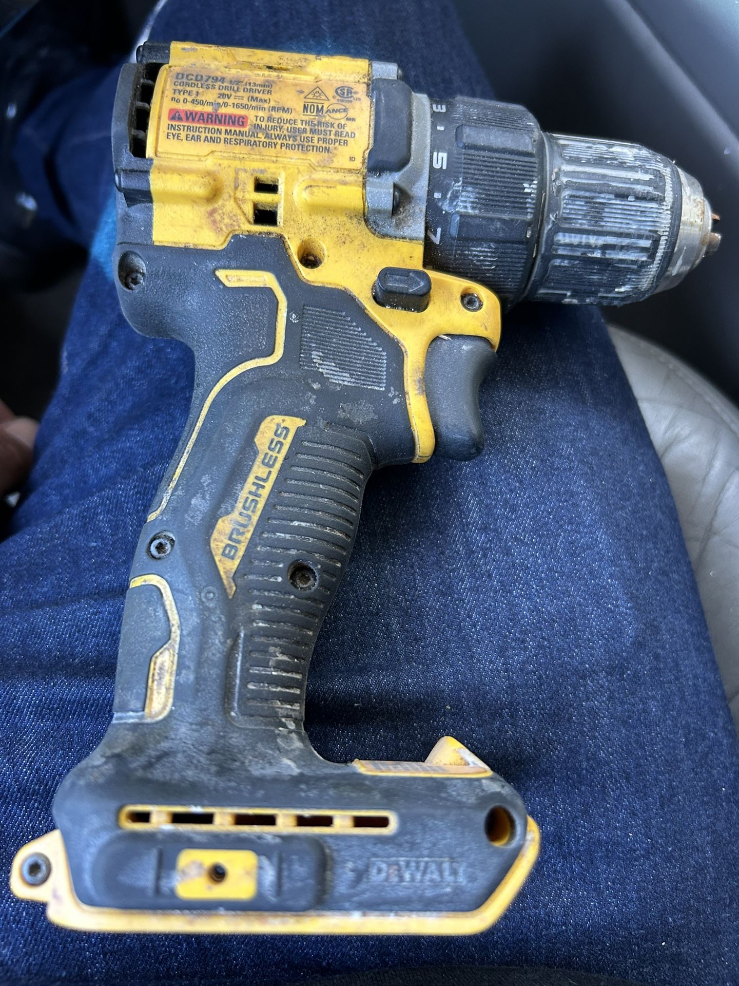 Dewalt 20 V brushless drill