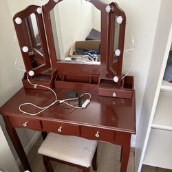Vanity With Lights And Drawers
