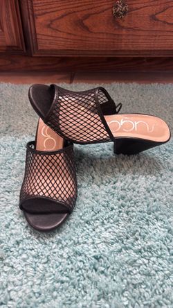 Women’s Black heels size 7