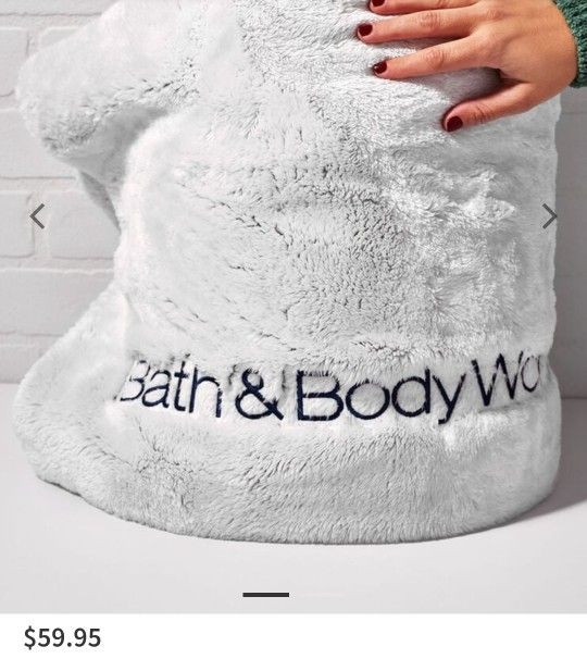 New BATH AND BODY WORKS COZIEST throw Blanket