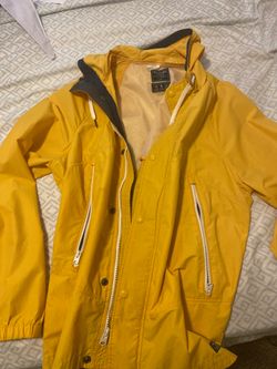 ABERCROMBIE AND FITCH RAINCOAT JACKET